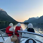 Strynsvatn & *