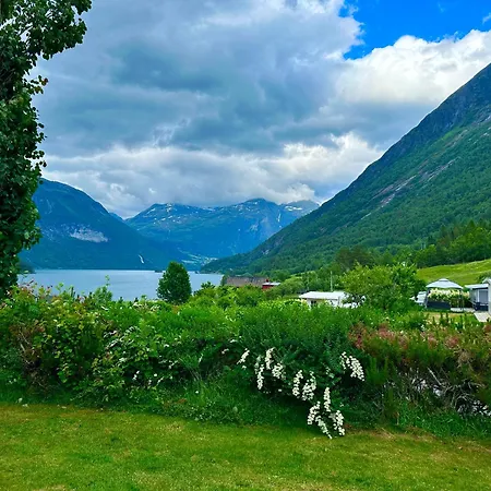Strynsvatn & Alpstuga *