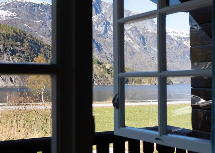 Strynsvatn & Stryn