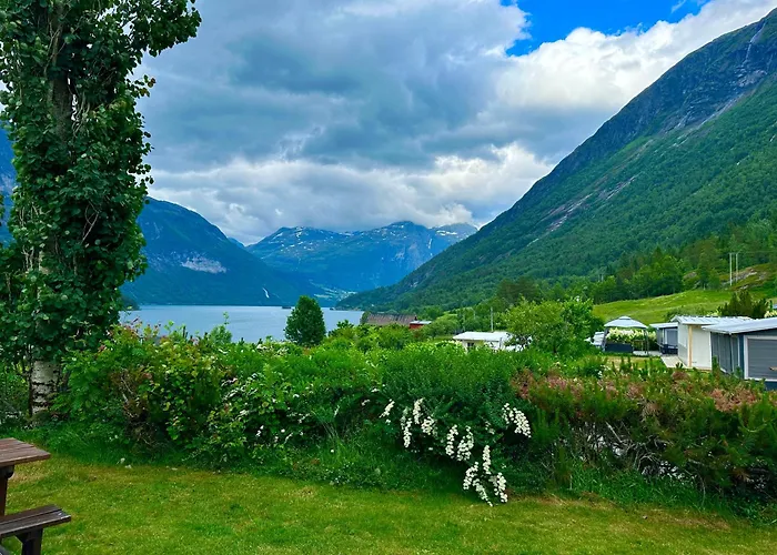 Strynsvatn & Chalet *