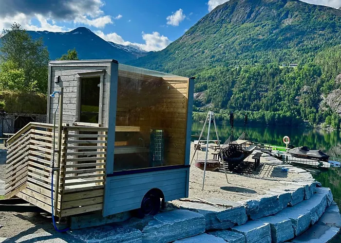 Strynsvatn & Stryn