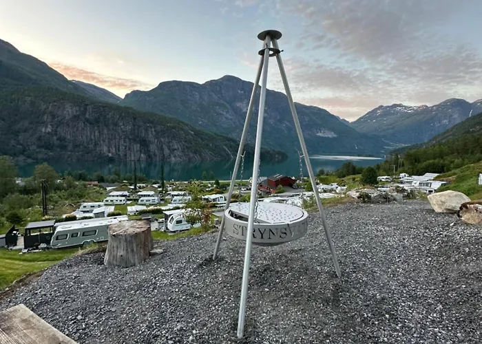 Strynsvatn & * Stryn